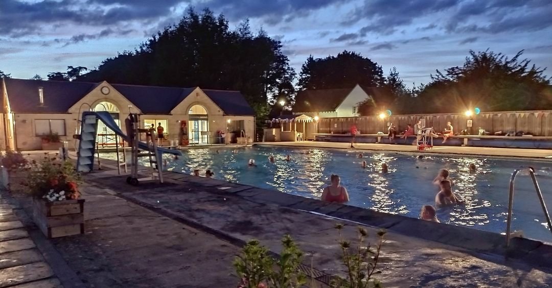 Evening at the pool - Cirencester Open Air Swimming Pool