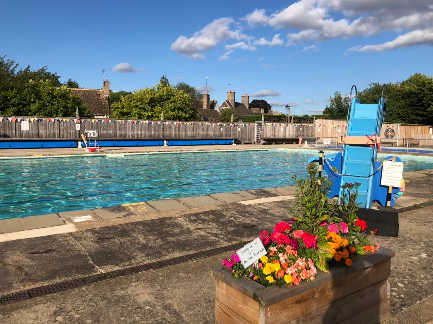 Perfect Days - Cirencester Open Air Swimming Pool