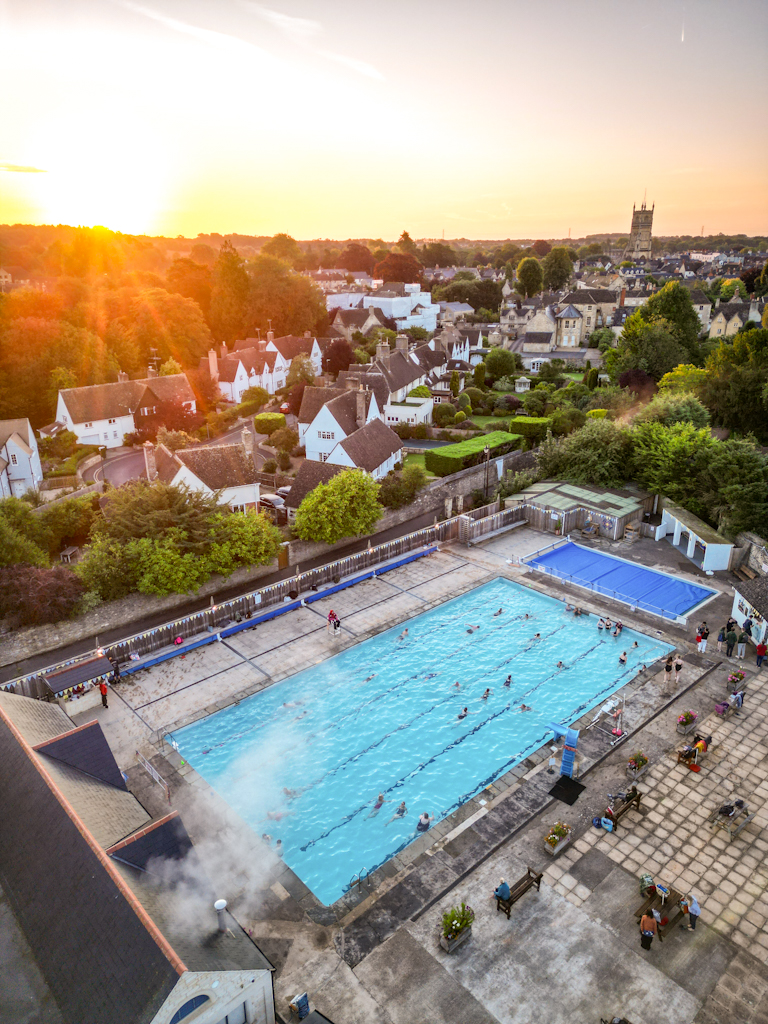 Cirencester Open Air Swimming Pool Swim May To SeptemberCirencester 
